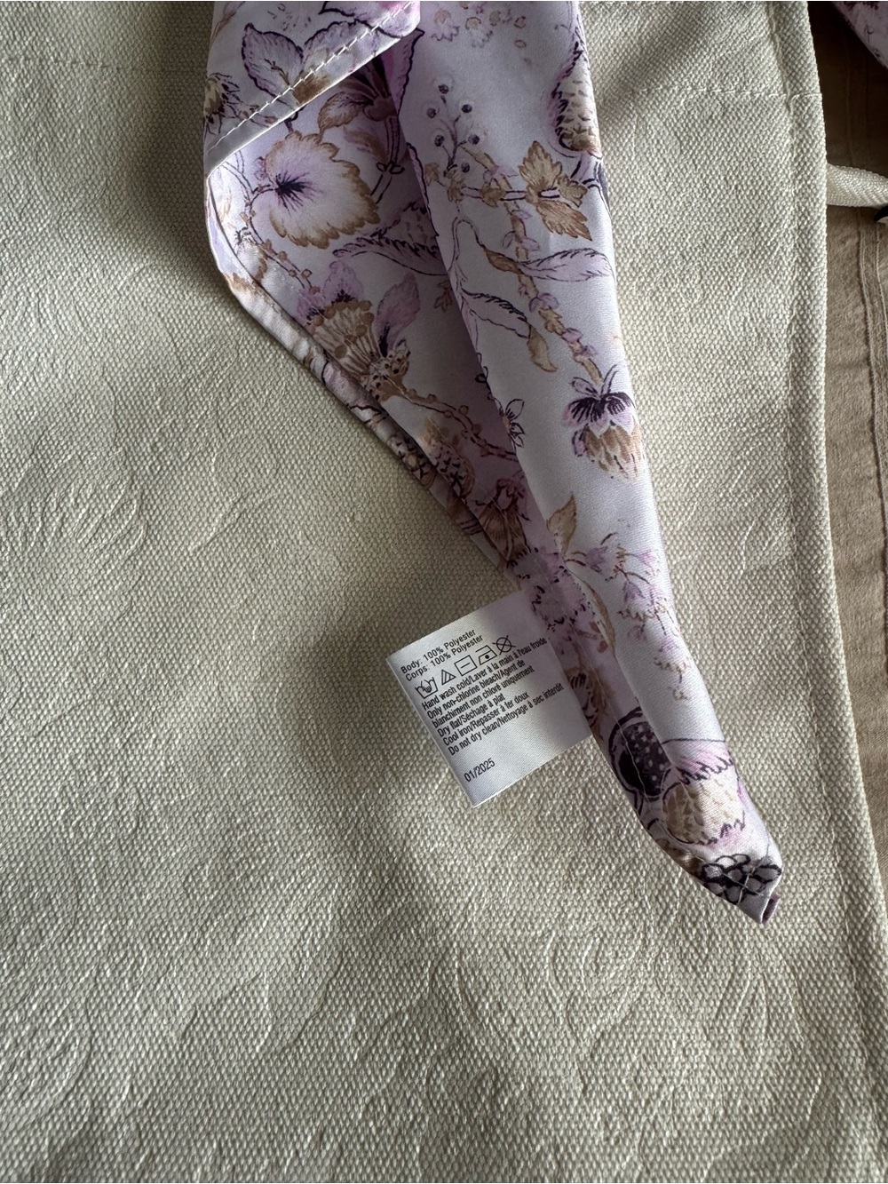 Victoria Secret White Floral Tote Bag with Lavender Scarf - Picture 7 of 7